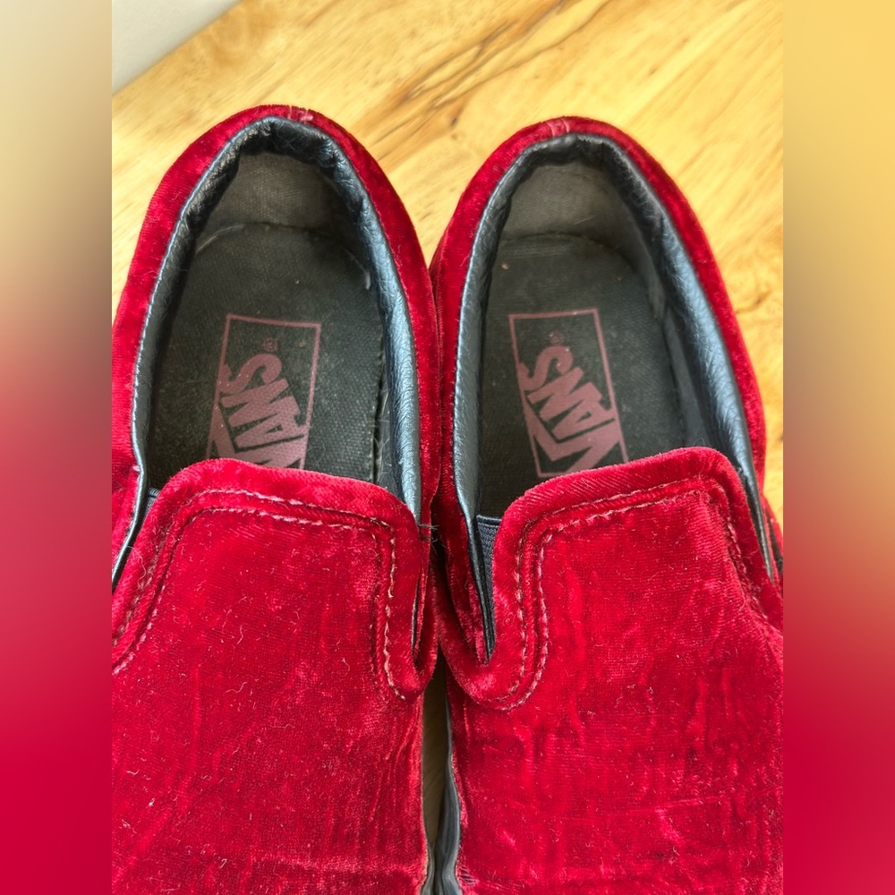 Van’s Classic Slip Ons. Burgundy color size 5 for men and 6.5 for women.